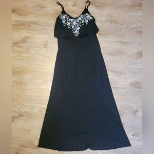 NWT Rue 21 maxi dress Embroidered Floral Black size Medium